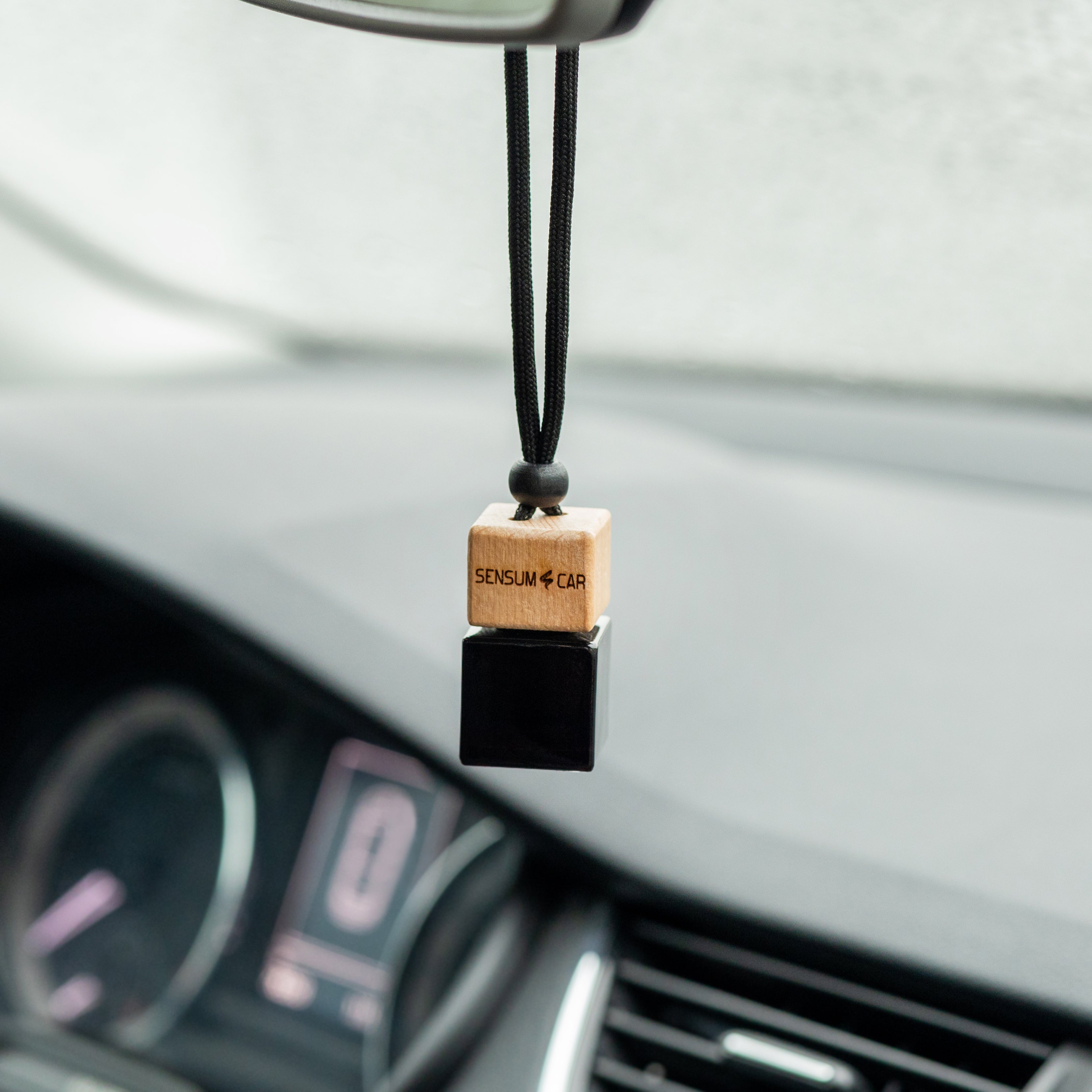 SENSUM CAR Luxury Perfume with hanging bottle - PASSIONATE BLACK MINK
